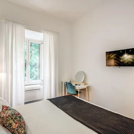 לינה וארוחת בוקר Trastevere 2.0 4*