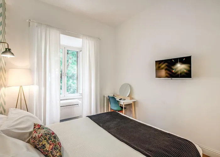 Alojamento de Acomodação e Pequeno-almoço Trastevere 2.0 4*